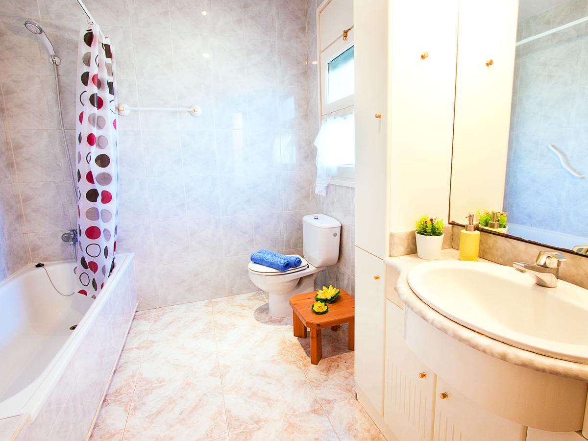 Holiday Home Requesens Canal 엠푸리아브라바 외부 사진
